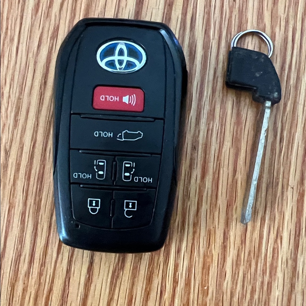 Toyota Black Car Key Fob with Key
